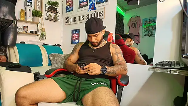 Leenar Key online show from February 11, 2026, 12:43 am