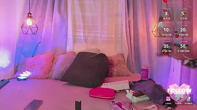 Snapshot of Wild_lilhy chatting on October 16, 2025, 7:33 pm Wild lilhy online show from October 16, 2025, 7:33 pm