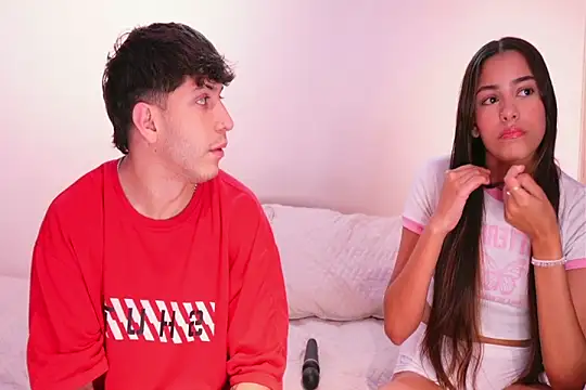 Snapshot of Nicky_and_Blake chatting on February 14, 2025, 9:10 pm Nicky and Blake online show from February 14, 2025, 9:10 pm