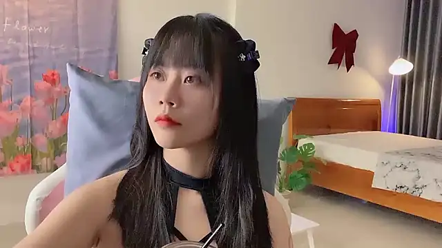 -rosiie- online show from March 3, 2025, 2:49 pm