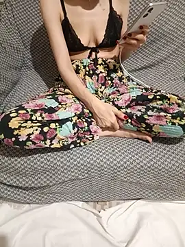 xaleyna36 online show from February 22, 2026, 11:17 pm