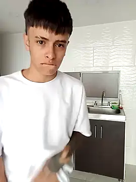 Snapshot of Cuervo_maniaco chatting on December 6, 2024, 1:38 pm Cuervo maniaco online show from December 6, 2024, 1:38 pm