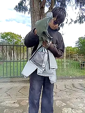 Snapshot of Cuervo_maniaco chatting on November 24, 2025, 2:39 pm Cuervo maniaco online show from November 24, 2025, 2:39 pm