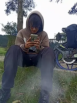 Snapshot of Cuervo_maniaco chatting on November 25, 2025, 3:01 pm Cuervo maniaco online show from November 25, 2025, 3:01 pm