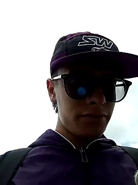 Snapshot of Cuervo_maniaco chatting on January 5, 2025, 5:51 pm Cuervo maniaco online show from January 5, 2025, 5:51 pm