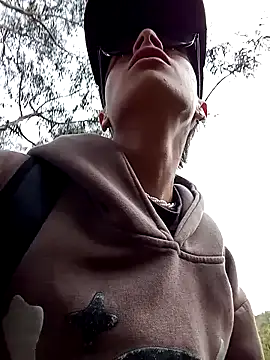 Snapshot of Cuervo_maniaco chatting on December 28, 2024, 7:11 pm Cuervo maniaco online show from December 28, 2024, 7:11 pm