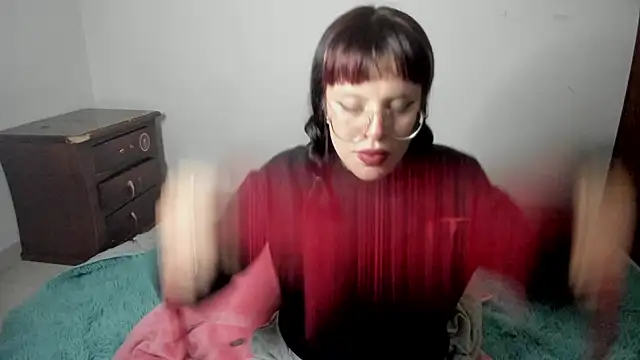 Snapshot of Lucyfx666 chatting on February 19, 2025, 2:23 am Lucyfx666 online show from February 19, 2025, 2:23 am