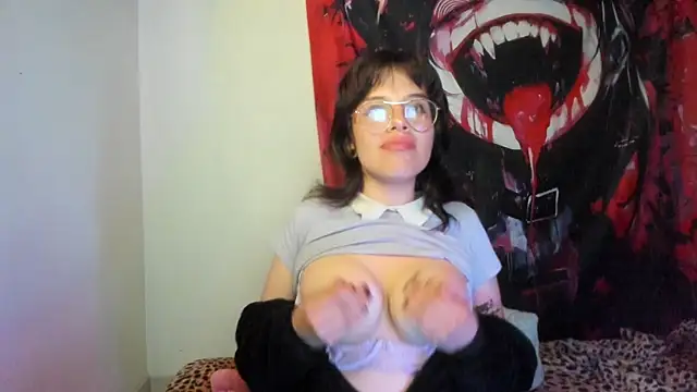 Snapshot of Lucyfx666 chatting on October 24, 2025, 4:33 am Lucyfx666 online show from October 24, 2025, 4:33 am