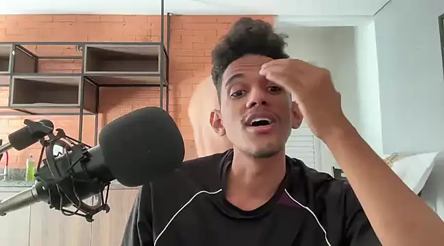 Snapshot of RenziTatte chatting on March 1, 2025, 7:15 pm RenziTatte online show from March 1, 2025, 7:15 pm