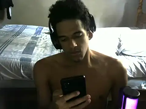 Snapshot of RenziTatte chatting on February 4, 2025, 1:06 pm RenziTatte online show from February 4, 2025, 1:06 pm