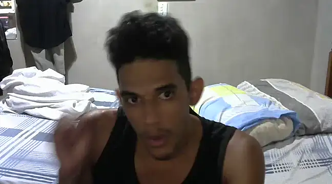 Snapshot of RenziTatte chatting on February 28, 2025, 9:33 pm RenziTatte online show from February 28, 2025, 9:33 pm