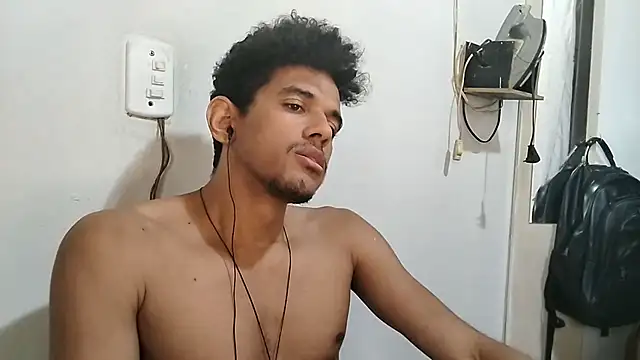 Snapshot of RenziTatte chatting on October 12, 2025, 3:13 pm RenziTatte online show from October 12, 2025, 3:13 pm