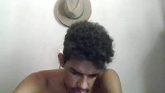 Snapshot of RenziTatte chatting on October 24, 2025, 3:55 pm RenziTatte online show from October 24, 2025, 3:55 pm