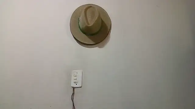 Snapshot of RenziTatte chatting on October 28, 2025, 11:31 am RenziTatte online show from October 28, 2025, 11:31 am