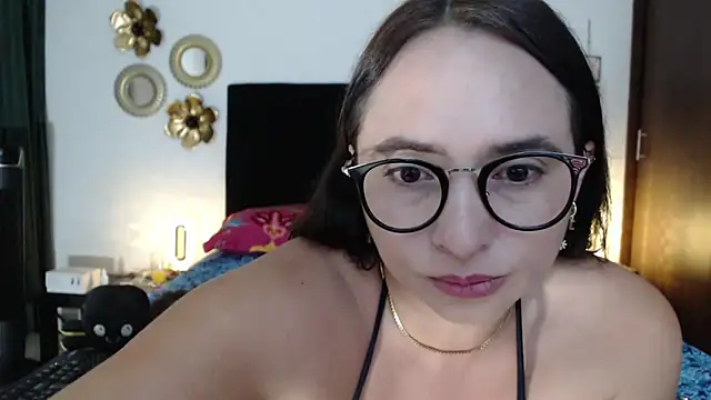 Snapshot of TatianaMonteross chatting on November 9, 2025, 3:43 am TatianaMonteross online show from November 9, 2025, 3:43 am