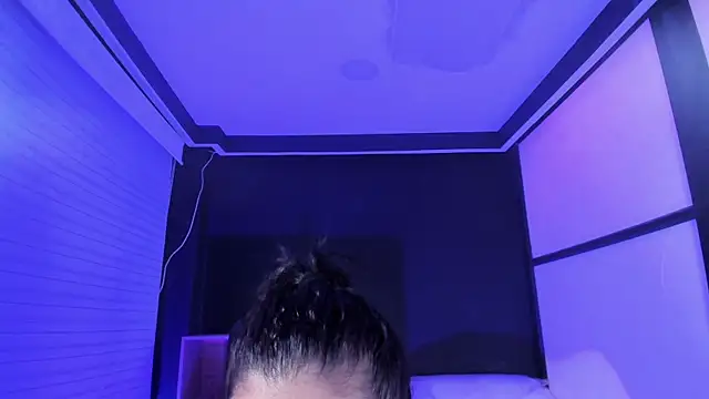 Snapshot of TifanyWhite_ chatting on February 20, 2025, 2:40 am TifanyWhite online show from February 20, 2025, 2:40 am