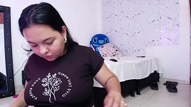 Snapshot of leoytessa_10 chatting on November 8, 2025, 1:58 pm leoytessa 10 online show from November 8, 2025, 1:58 pm