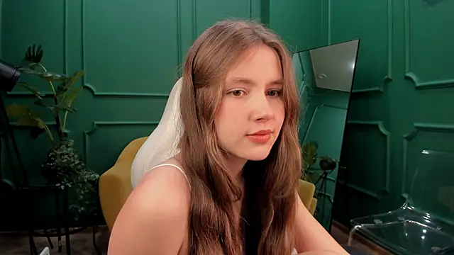 MaryannSoftt online show from March 12, 2025, 3:40 pm