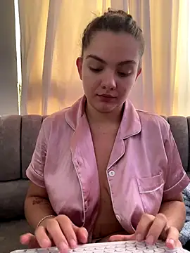 Snapshot of eva_y_marcelo chatting on September 30, 2025, 12:33 pm eva y marcelo online show from September 30, 2025, 12:33 pm