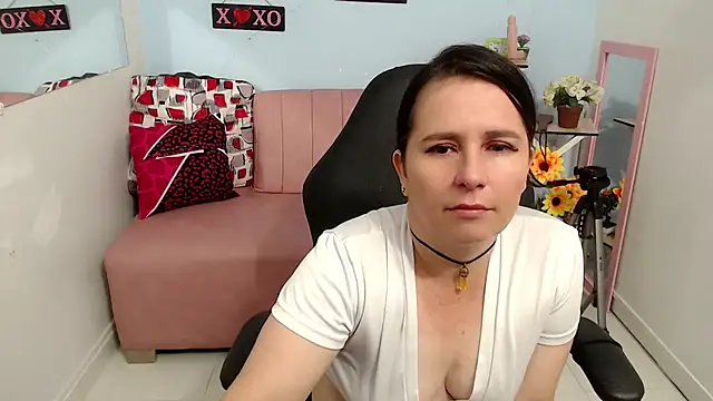 Snapshot of victoria_jones chatting on October 11, 2025, 1:34 pm victoria jones online show from October 11, 2025, 1:34 pm