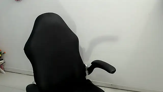 Snapshot of victoria_jones chatting on October 15, 2025, 1:41 pm victoria jones online show from October 15, 2025, 1:41 pm