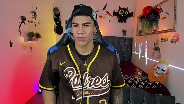 Damian latinxxx online show from November 2, 2025, 3:11 am