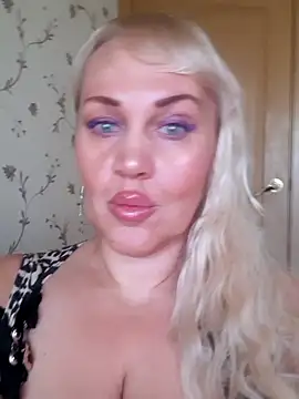 Snapshot of IsabellaBoni chatting on October 8, 2025, 6:15 am IsabellaBoni online show from October 8, 2025, 6:15 am