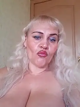 Snapshot of IsabellaBoni chatting on March 12, 2025, 7:24 am IsabellaBoni online show from March 12, 2025, 7:24 am