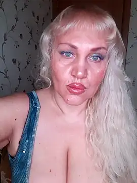 Snapshot of IsabellaBoni chatting on December 5, 2025, 7:18 am IsabellaBoni online show from December 5, 2025, 7:18 am