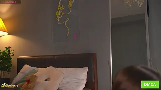 Snapshot of Bellacle chatting on November 6, 2025, 8:18 am Bellacle online show from November 6, 2025, 8:18 am