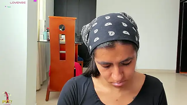 Kamilasalazar online show from February 14, 2025, 6:40 pm