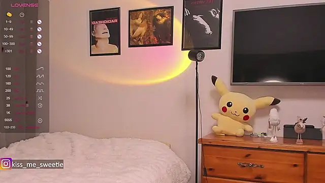 Snapshot of Ashley_Mintt chatting on December 3, 2025, 9:53 am Ashley Mintt online show from December 3, 2025, 9:53 am