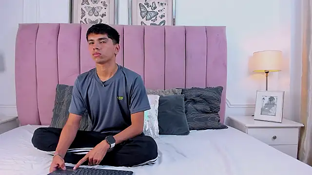 Santy carrington online show from March 9, 2026, 8:01 pm