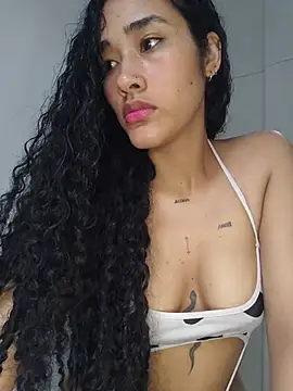 jaderossxx online show from July 4, 2026, 4:22 pm