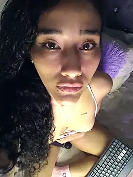 Snapshot of jaderossxx chatting on November 23, 2025, 4:44 am jaderossxx online show from November 23, 2025, 4:44 am