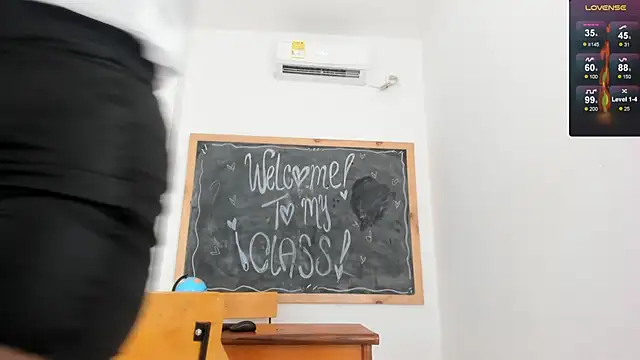 Ariella Ruiz online show from November 28, 2025, 12:16 pm