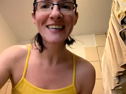 Snapshot of Milky_hairy_mommy chatting on November 27, 2025, 9:48 pm Milky hairy mommy online show from November 27, 2025, 9:48 pm