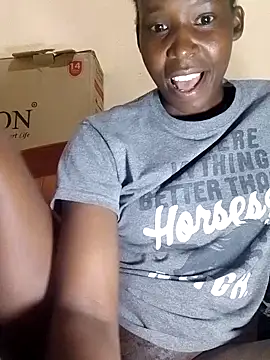 Snapshot of Claris2 chatting on February 28, 2026, 8:30 pm Claris2 online show from February 28, 2026, 8:30 pm