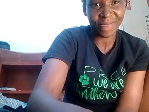 Snapshot of Claris2 chatting on November 15, 2025, 8:24 pm Claris2 online show from November 15, 2025, 8:24 pm