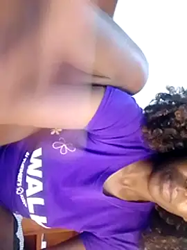 Snapshot of Claris2 chatting on October 26, 2025, 7:03 pm Claris2 online show from October 26, 2025, 7:03 pm