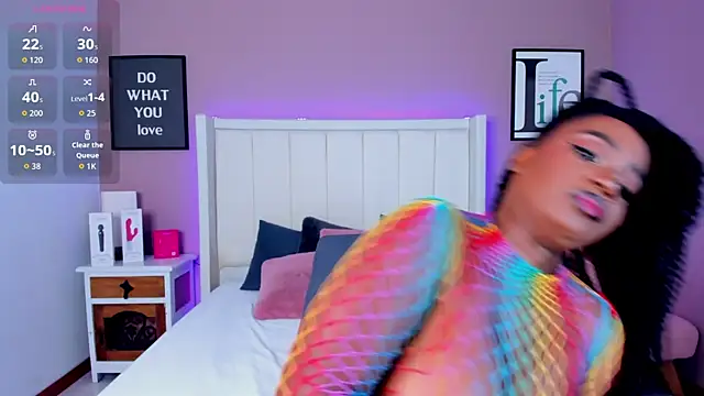 Britanymooree online show from December 3, 2025, 7:57 pm