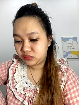 Snapshot of Odette68 chatting on November 5, 2025, 1:31 am Odette68 online show from November 5, 2025, 1:31 am