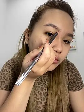 Snapshot of Odette68 chatting on November 28, 2025, 12:22 am Odette68 online show from November 28, 2025, 12:22 am