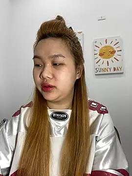 Odette68 online show from February 26, 2026, 12:32 am