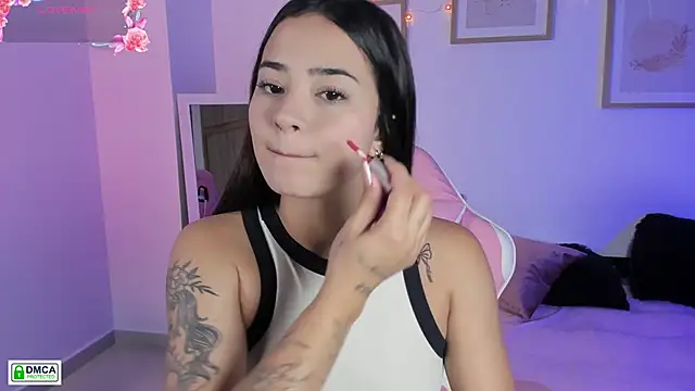 Snapshot of Veronica_isaza__ chatting on December 5, 2025, 12:37 pm Veronica isaza online show from December 5, 2025, 12:37 pm