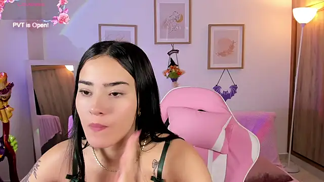 Snapshot of Veronica_isaza__ chatting on October 23, 2025, 12:37 pm Veronica isaza online show from October 23, 2025, 12:37 pm