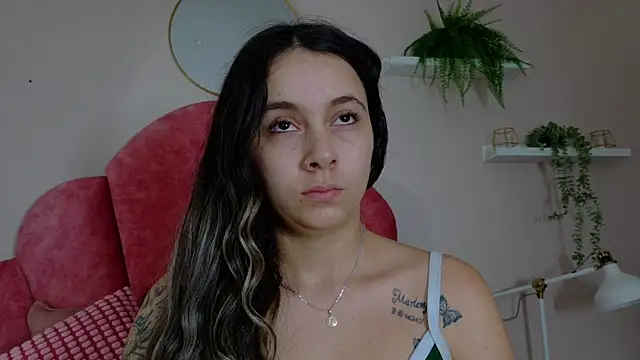 Snapshot of AmbarHills_1 chatting on October 31, 2025, 11:07 am AmbarHills 1 online show from October 31, 2025, 11:07 am