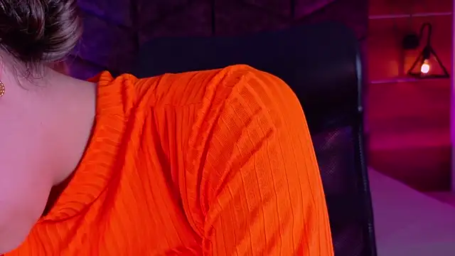 Snapshot of AmbarHills_1 chatting on November 5, 2025, 11:35 am AmbarHills 1 online show from November 5, 2025, 11:35 am