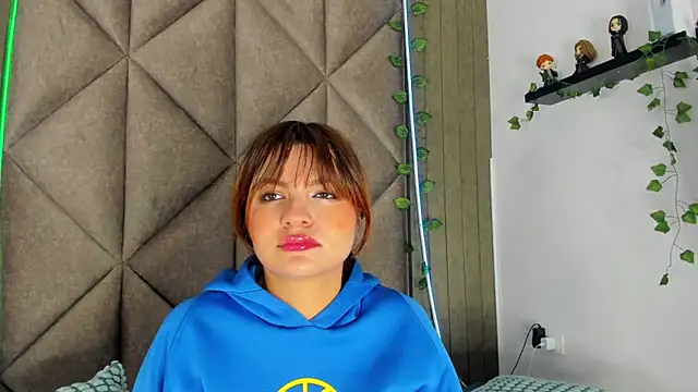 Snapshot of AbbyWathson chatting on December 18, 2025, 11:36 am AbbyWathson online show from December 18, 2025, 11:36 am