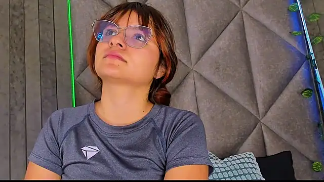 AbbyWathson online show from November 22, 2025, 7:35 pm